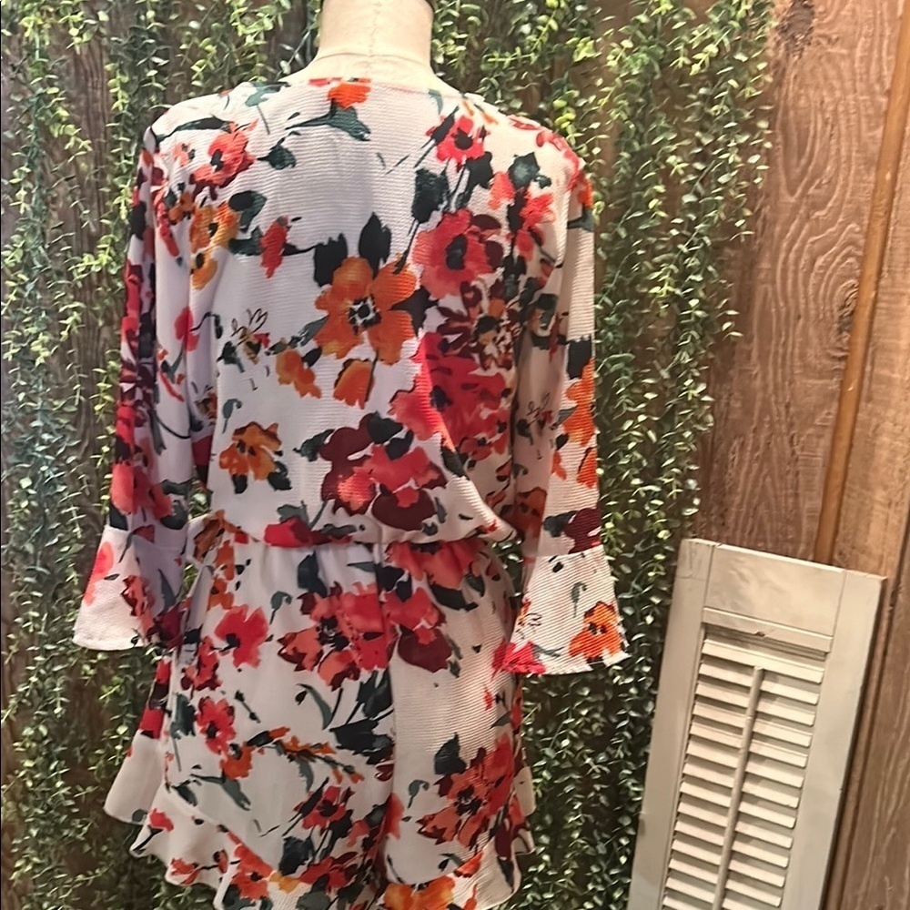 NWT Floral Wrap Dress Romper - Picture 3 of 4